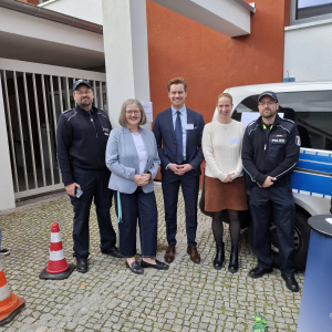 Unsere Schulleitung mit unseren Präventionspartnern von der Polizei